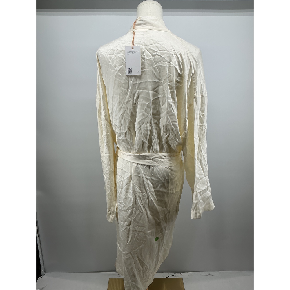 100% Washable Silk Robe - Picture 2 of 3